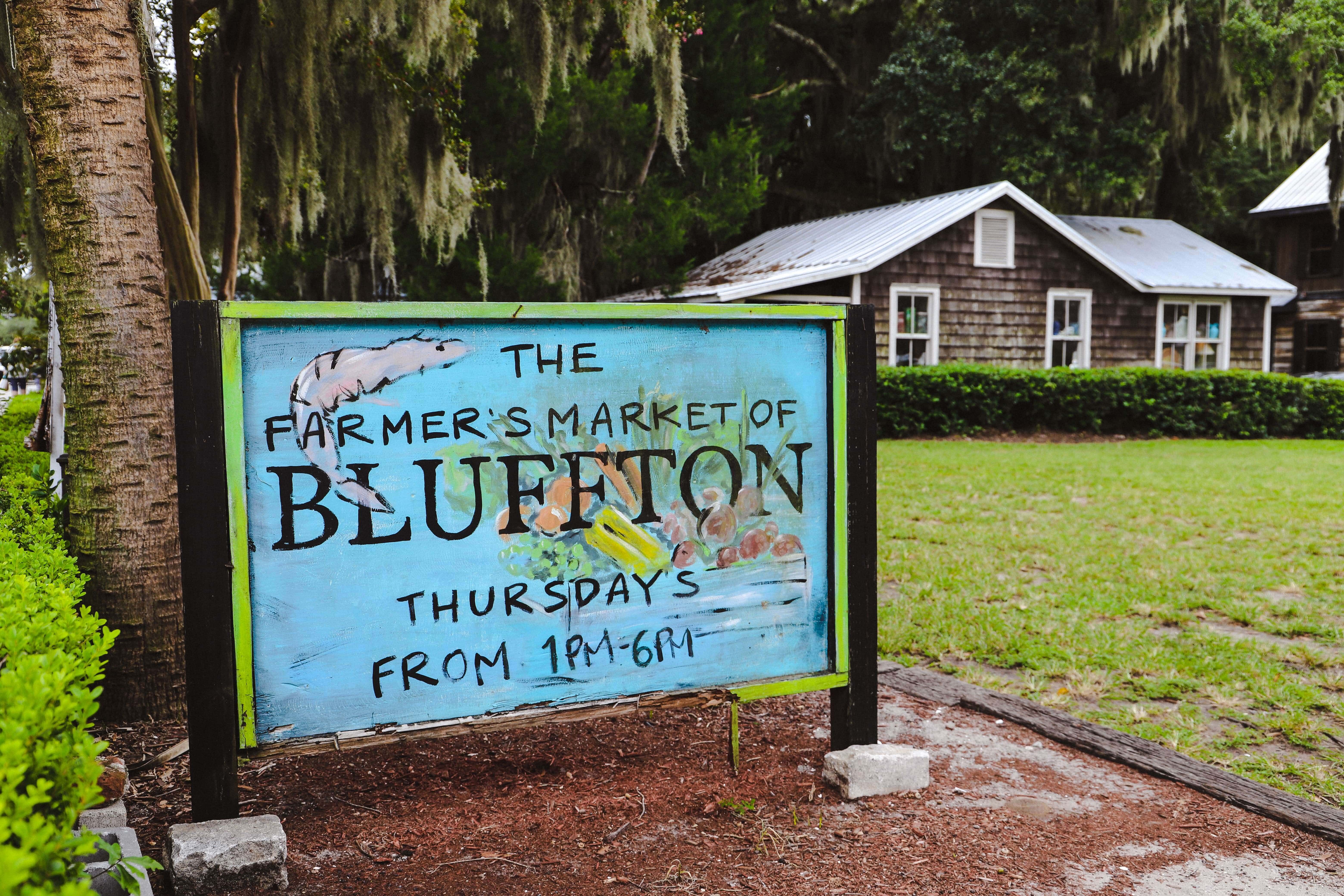 Large sign with words for Bluffton farmer's market